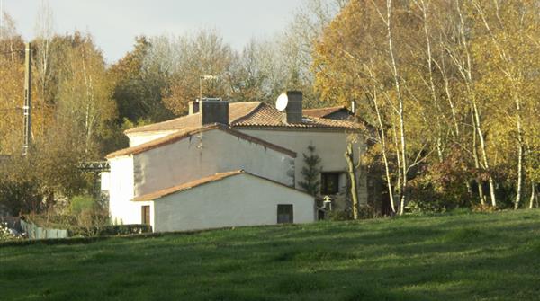 Chambres d'hôtes à la ferme de la Maison Neuve à La Ferrière en Vendée - Accueil paysan - La Maison Neuve - La Ferrière